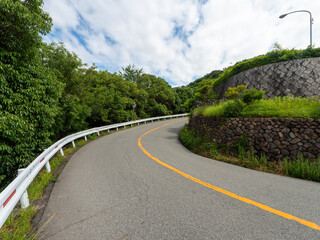 初夏の五月山ドライブウェイの風景