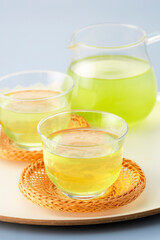 冷たい緑茶　グリーンティー