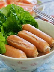 상추과 작은 소시지, 식사, 요리, 음식