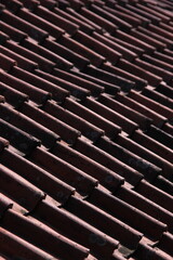 Arrangement of tiles for house roofs