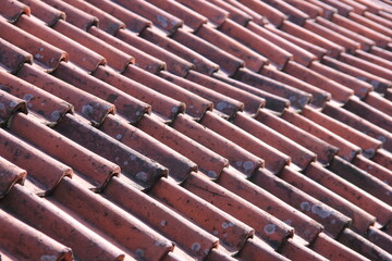 Arrangement of tiles for house roofs