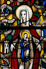 Fototapeta premium Holy Mary, Madonna, holding baby Jesus Christ in her arms. with the child. Sainte Marie, la Madone, tenant l'enfant Jésus-Christ dans ses bras.