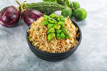 Stir fried rice with chicken