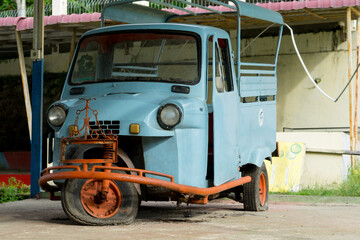 Fototapeta premium old truck on the road