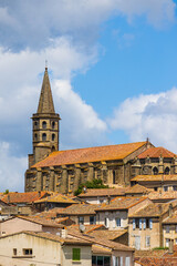 Obraz premium Collégiale Saint-Michel et son clocher dominant le centre ancien de Castelnaudary