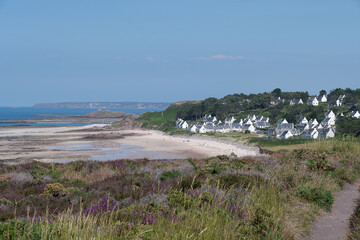 Joli paysage de la côte bretonne depuis le sentier de randonnée GR34 du cap d'Erquy - Bretagne France