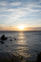 海から昇る朝日