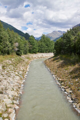 Fototapeta premium Wandern am Reschensee in Südtirol