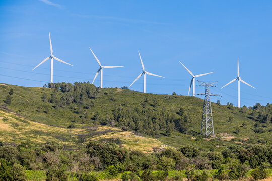 Parc d'&eacute;oliennes en Occitanie