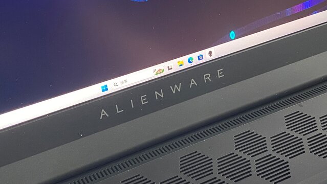 Dell ALIENWARE m18: Ultimate 18" Gaming Beast | High-Performance Laptop for Esports & Content Creation | 4K, VR Ready, RGB Keyboard | Advanced Cooling for Hardcore Gaming