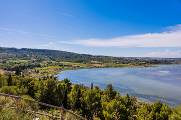 Vue sur l'Étang de Bages-Sigean depuis les hauteurs de Bages