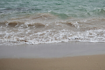 海岸の波音を楽しむリラックス時間