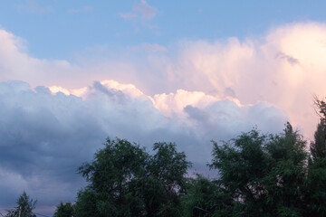 Fototapeta premium beautiful clouds in the evening sky