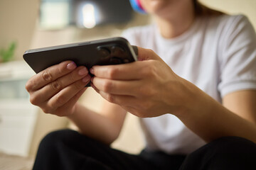 Grip gloves improve comfort and control for a better gaming experience on mobile devices