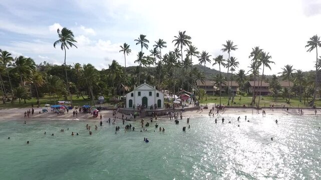 Praia dos Carneiros, cidade de Tamandar&eacute;, PE, Brasil. Linda praia do nordeste brasileiro (Carneiros Beach of Tamandare city, PE, Brazil. Beautiful northeast brazilian beach of Pernambuco coast) 