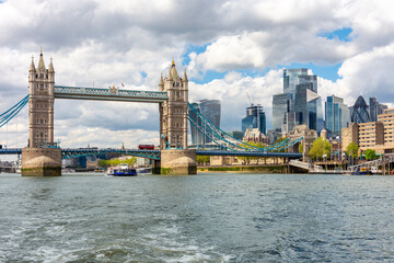 Obraz premium Tower bridge over Thames river and City of London skyscrapers, UK