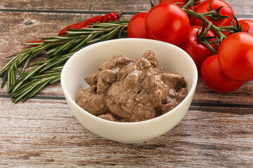 Soft chicken liver with cream