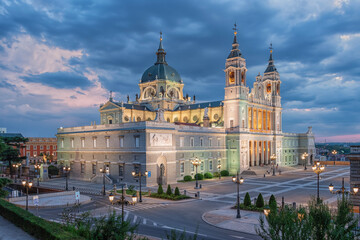 Obraz premium Almudena Cathedral in Madrid, Spain