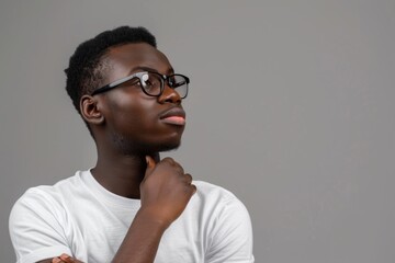 Obraz premium African businessman deep in thought about future success.