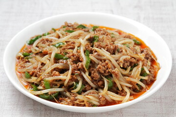 もやしとピーマンの麻婆炒め