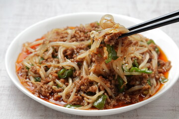 もやしとピーマンの麻婆炒め