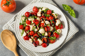 Healthy Tomato Basil Caprese Salad