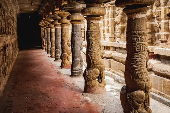 Thiru Parameswara Vinnagaram or Vaikunta Perumal Temple is a temple dedicated to Vishnu, located in Kanchipuram in the South Indian state of Tamil Nadu - One of the best archeological sites in India	