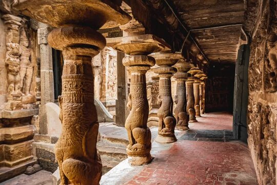 Thiru Parameswara Vinnagaram or Vaikunta Perumal Temple is a temple dedicated to Vishnu, located in Kanchipuram in the South Indian state of Tamil Nadu - One of the best archeological sites in India	