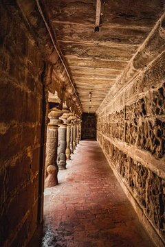 Thiru Parameswara Vinnagaram or Vaikunta Perumal Temple is a temple dedicated to Vishnu, located in Kanchipuram in the South Indian state of Tamil Nadu - One of the best archeological sites in India	