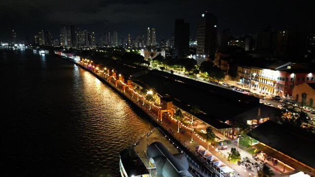 Esta&ccedil;&atilde;o Docas Eventos Noite Bel&eacute;m Par&aacute; Brasil Turismo Cultural Gastronomia Arquitetura Ilumina&ccedil;&atilde;o Noturna Orla Rio Guajar&aacute; Espa&ccedil;o Cultural M&uacute;sica Dan&ccedil;a Arte Festival Barcos Patrim&ocirc;nio Hist&oacute;rico