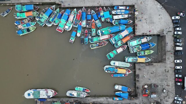 Barcos Pesca Pesca Mercado Ver-o-Peso Feira A&ccedil;a&iacute; Bel&eacute;m Par&aacute; Brasil Amaz&ocirc;nia Gastronomia Regional Turismo Cultura Arquitetura Esta&ccedil;&atilde;o das Docas Peixes Embarca&ccedil;&otilde;es Alimentos Naturais Artesanato Com&eacute;rcio