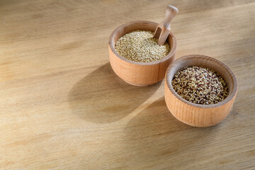 White and mixed quinoa in bowls