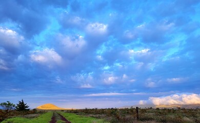 Fototapeta premium Cloudscape of Pu'ukapu, Waimea, Hawaii Island 