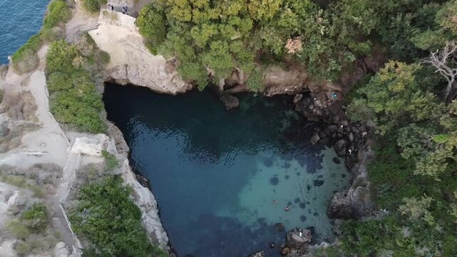 Sorrento, Regina Giovanna al tramonto. Mare, sole, estate e tanto relax visto dagli occhi di un drone DJI.