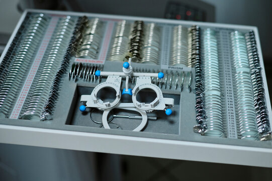 Ophthalmologist equipment for eye testing