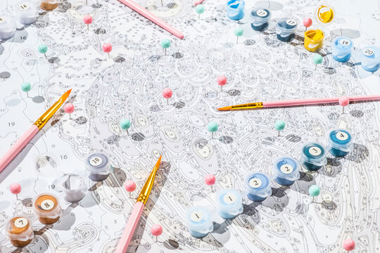 Scheme-pattern painting.