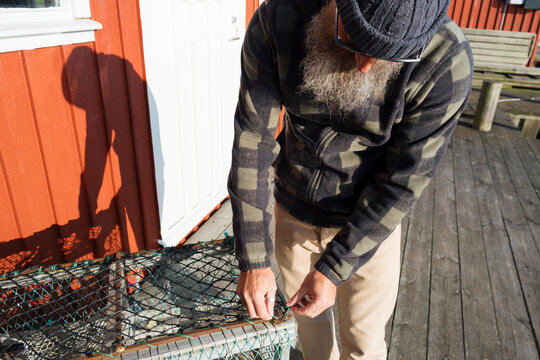 man preparing the rigging