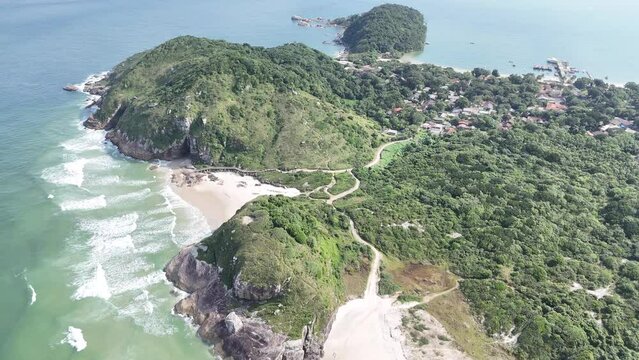 Praia de Encantadas, Gruta das Encantadas. Ilha do Mel. Curitiba. Brasil