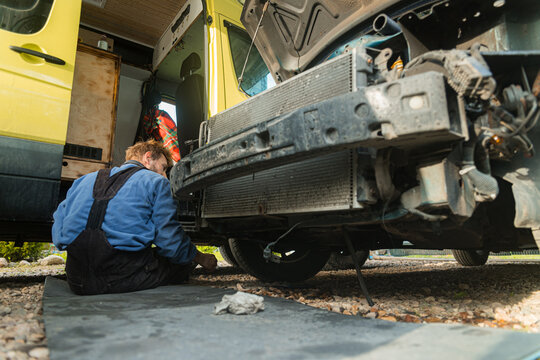 Work Car Repair Alone 