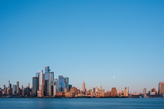 New York city skyline at dusk