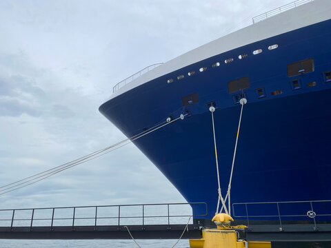 bow of ship