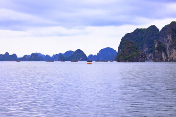Ha Long Bay, limestone islands at Thanh pho Ha Long, Quang Ninh, Vietnam