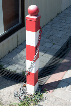 Traffic bollard
