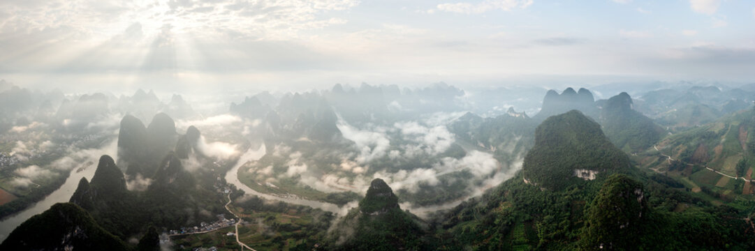 「雲り」の写真素材 | 7,680件の無料イラスト画像 | Adobe Stock