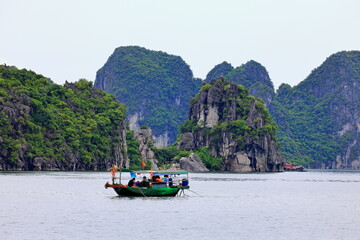 Ha Long Bay, limestone islands at Thanh pho Ha Long, Quang Ninh, Vietnam