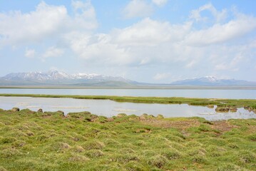 キルギス・ソンクル湖の湖畔