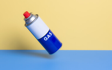 Portable gas cylinder for portable gas appliances with closed red cap