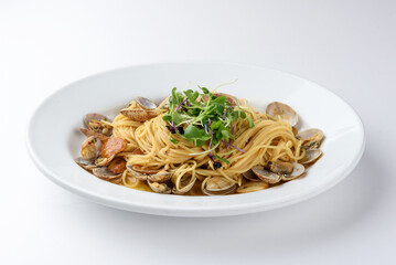The image of the restaurant pasta 토마토 크림 로제 비프 파스타 접시 사진 