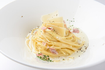 The image of the restaurant pasta 토마토 크림 로제 비프 파스타 접시 사진 