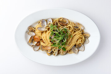 The image of the restaurant pasta 토마토 크림 로제 비프 파스타 접시 사진 